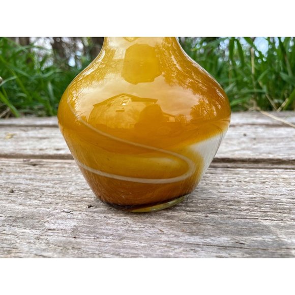 Vintage Art Glass Ruffle Vase Butterscotch Carmel White Swirl - Picture 9 of 16